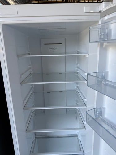Factory second Hisense HR6AFF355D 355L Upright Fridge Finish Colour White - Second Hand Appliances Geebung